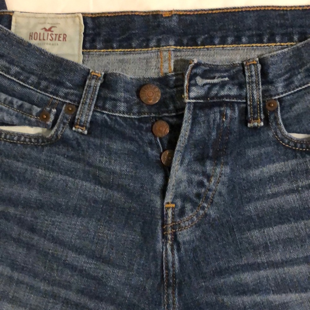 Men’s blue jeans